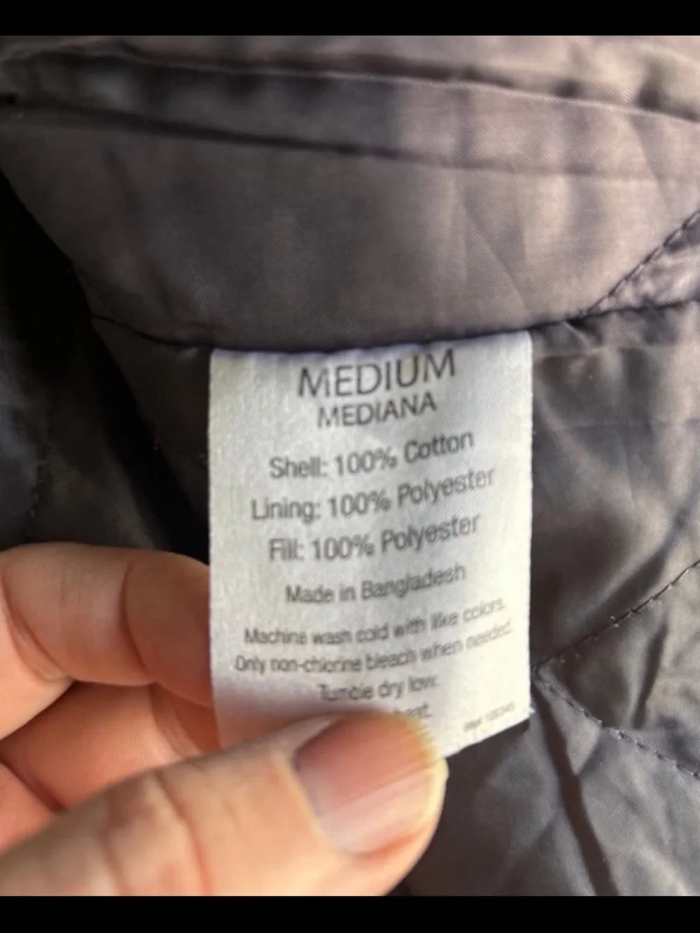 Men's Hooded Flannel Jacket with Quilted Lining and Four Pockets. Size Medium